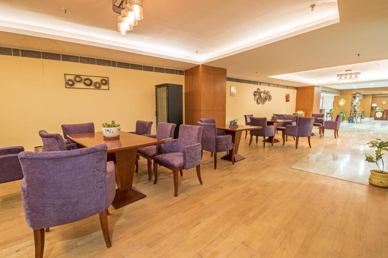 Hotel Celebration Gardens Nowe Delhi Zewnętrze zdjęcie