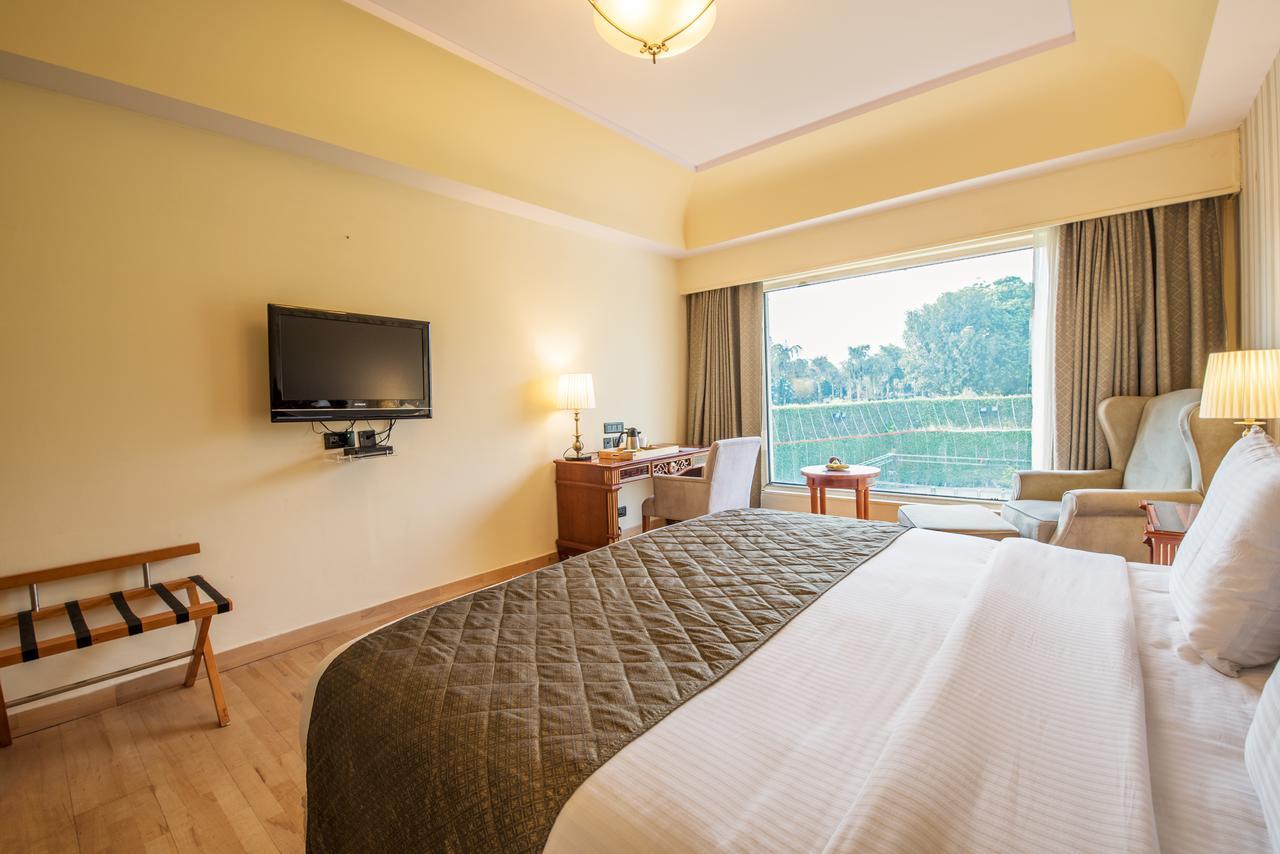 Hotel Celebration Gardens Nowe Delhi Zewnętrze zdjęcie