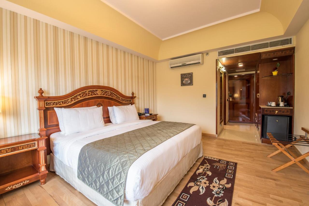 Hotel Celebration Gardens Nowe Delhi Zewnętrze zdjęcie