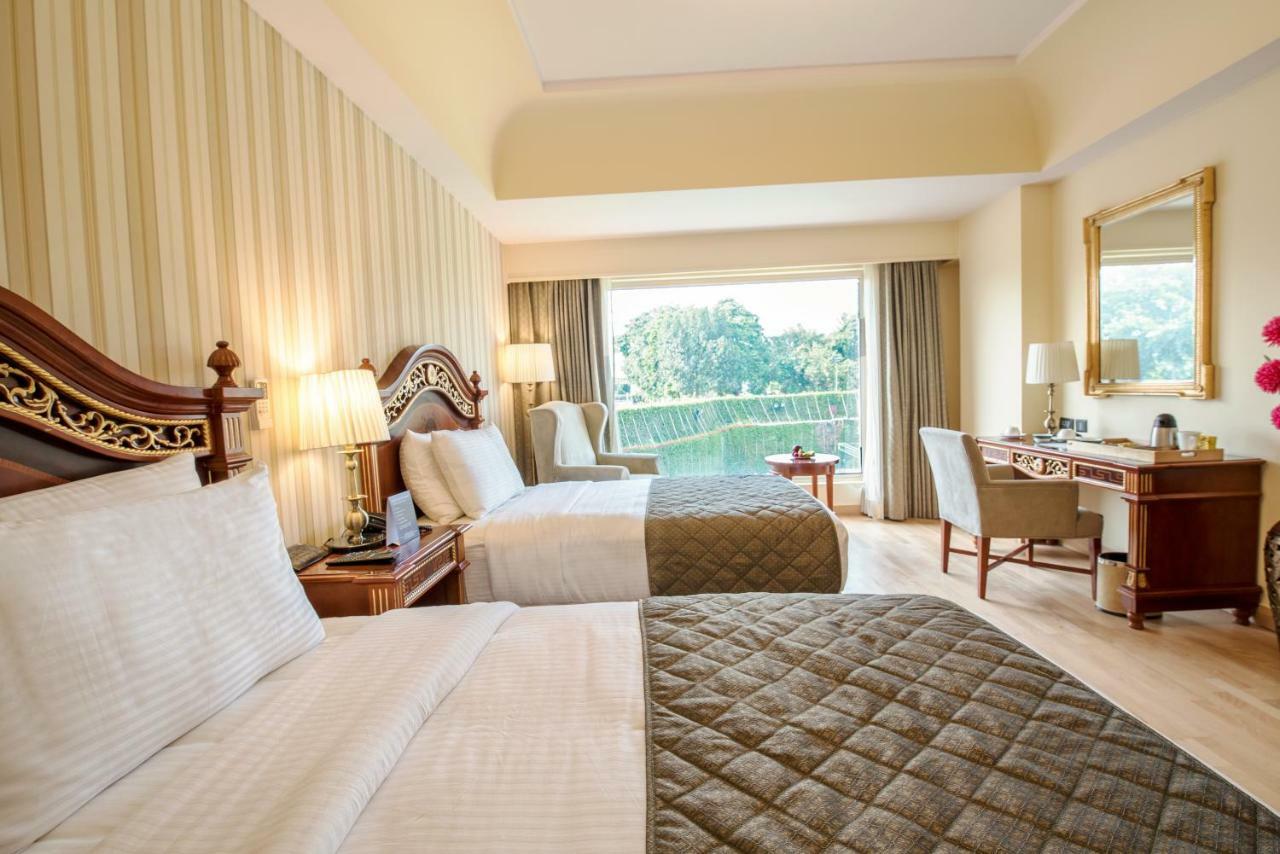 Hotel Celebration Gardens Nowe Delhi Zewnętrze zdjęcie